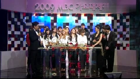 2PM 现场访问 MBC歌谣大战 09/12/31-少女时代 2PM
