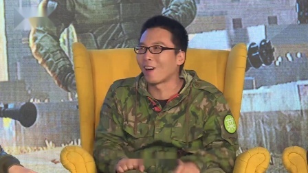 军武大本营 西班牙伞兵降落失误倒挂电线杆 局座：印度都不会干这事儿