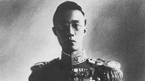 经典传奇 末代皇帝溥仪的平民爱情 揭秘溥仪后半生爱情故事