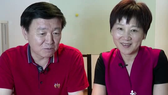 加油吧孩子 萌娃第一次为父母做饭 特殊日子为自己做长寿面