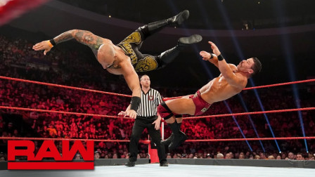 WWE RAW 2019 【RAW 05/06】李科学630飞扑实现大逆转