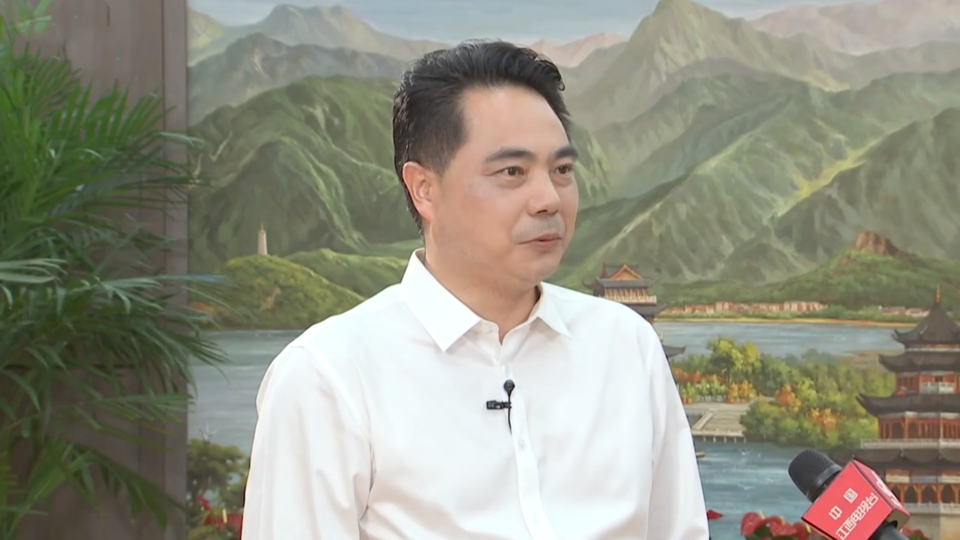 社会传真 奋勇争先 更加出彩