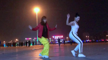 第一次跟大姐合跳《风流回雪鬼步舞》学得好快