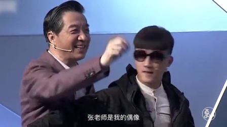 二更视频 别人直播看脸 她直播看枪 432