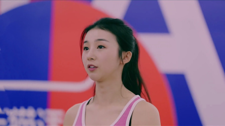 叶文灏倒立露肉挑杨政 张曼源身材柔软直面镜头秀劈叉