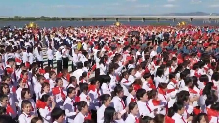第一时间 锦州义县4000群众脱贫路上高唱《我的祖国》
