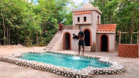 兄弟用鹅卵石修建泳池，虽然超好看，就是有点搁脚