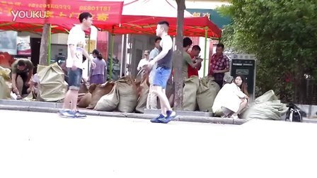 董新尧恶搞 当你目睹校园暴力你会制止吗 03