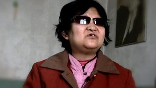 城市大不同 盲人出行麻烦多 理解和尊重更重要
