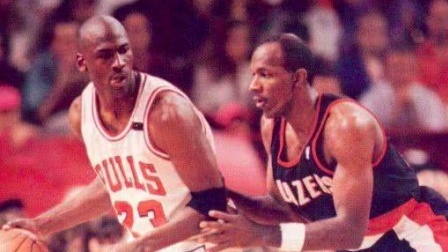 NBA晚自习 第108期：半场6记三分大胜开拓者，乔丹摊手成永恒经典