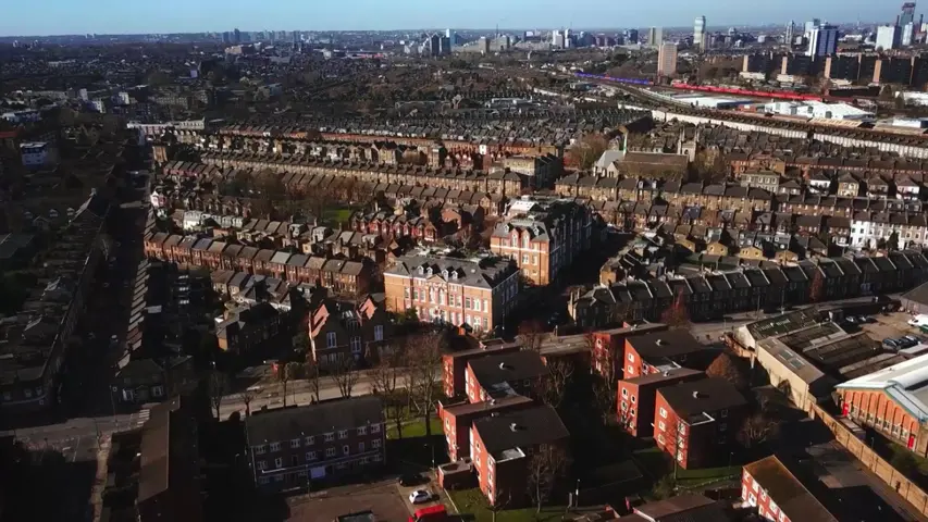 《地平线：从77亿人口开始》第1集