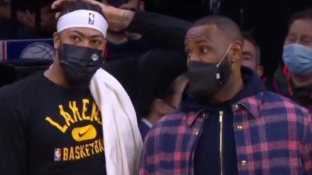 NBA热辣资讯 詹姆斯跟浓眉在场下寒暄！你知道这对CP在聊些什么吗？
