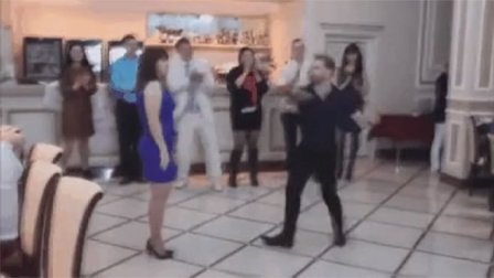 猿创精选 帅哥西式尬舞求婚 风骚的要原地爆炸了 29