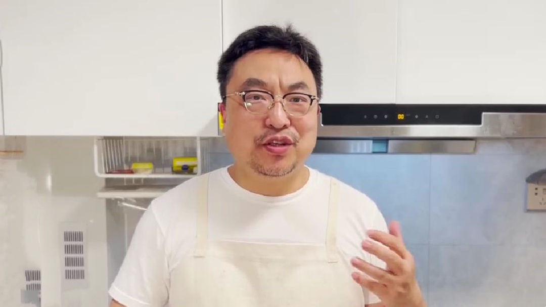 人气美食 端午吃三黄二红 巧炸咸蛋黄豆瓣