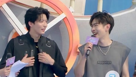 男生女生向前冲 第十四季 草鱼秀街舞freestyle 靖佩瑶小小犹豫惨落水