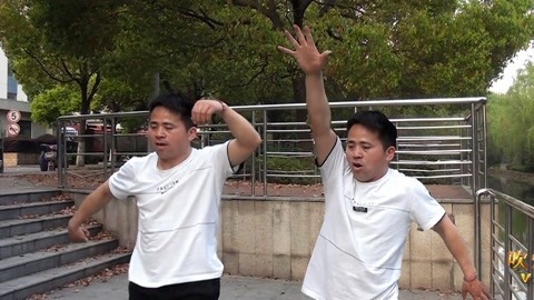 唱罢吹灯 大叔在公园跳的什么舞，太好看了看完我也想跳