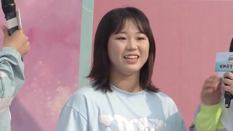 女子表演无用才艺打嗝 学霸室友一同闯关