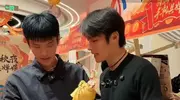 辛巴小杨哥再燃战火 因蟹卡在直播间开骂