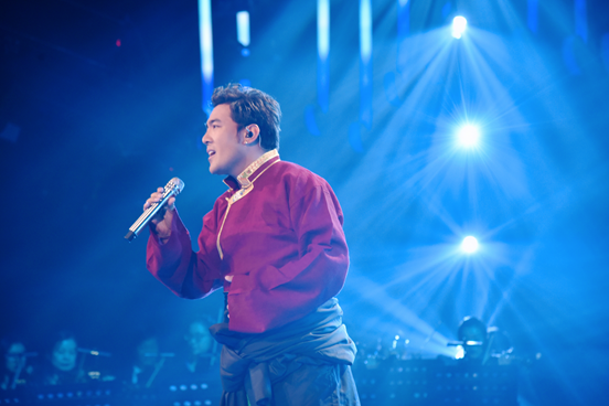 (巴金旺甲《中国藏歌会》现场图)