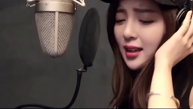 汪小敏《六角菱镜》网路大电影《行李箱里的少女》