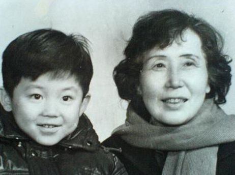 最新消息来自她的同学:李可馨今年21岁,目前正在澳洲留学.