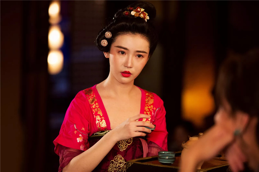 张辛苑主演的《热血长安》曝光了一支四娘和李郅520互撩合辑,二人甜蜜