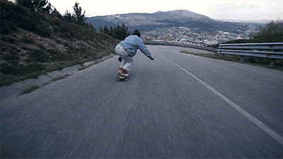 搞笑gif: 霸气侧漏的电视, 绝对高端大气上档次!