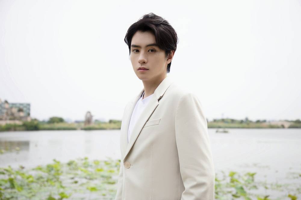 邓孝慈亮相2023青年电影周开幕式 青春活力彰显少年态度 360娱乐,你开心就好