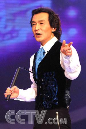 知名节目主持人李咏与本月25日离世,享年50岁,李咏在主持《非常6 1》