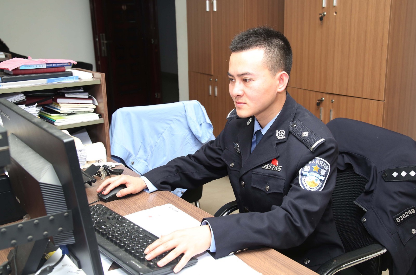 刑警刘朝良:拿什么谢谢你?我的爱人!-北京时间