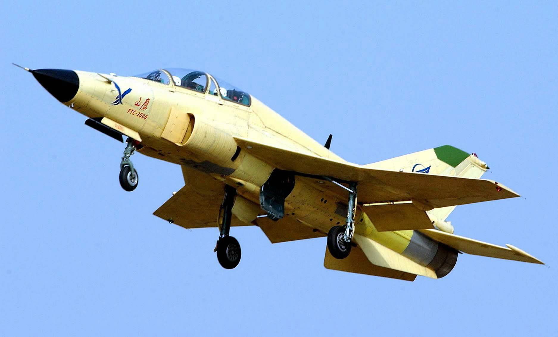 中国山鹰ftc2000教练机