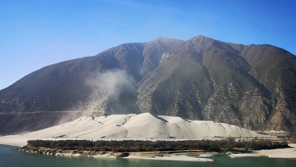 【丹娘爬升沙丘】always on the way