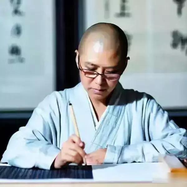 来印法师,艺术家,释耀然,号来印,原名禹侠,出生于西北兰州.