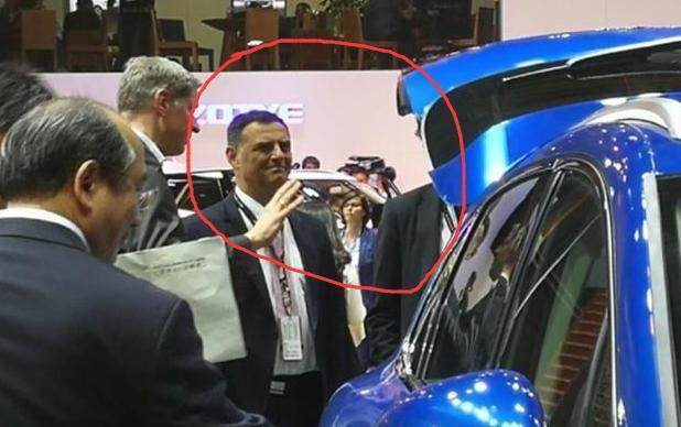 保时捷老总去参观了众泰展位 瞬间表情帝笑玩年