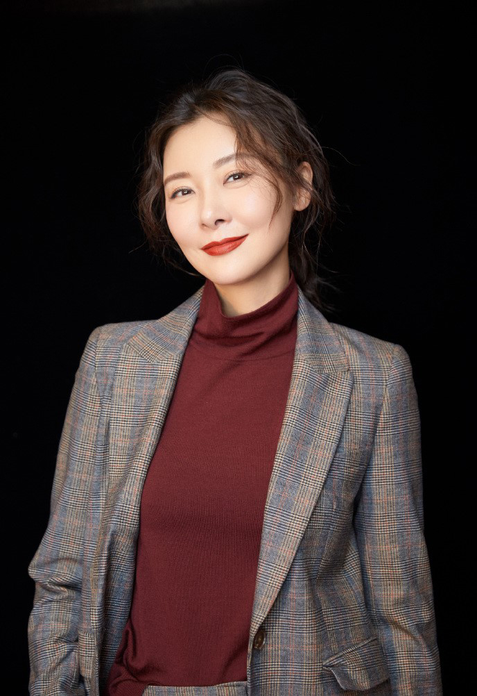 合作的典型案例改编,柯蓝在剧中饰演飒爽干练的海外执法刑警伍盛楠