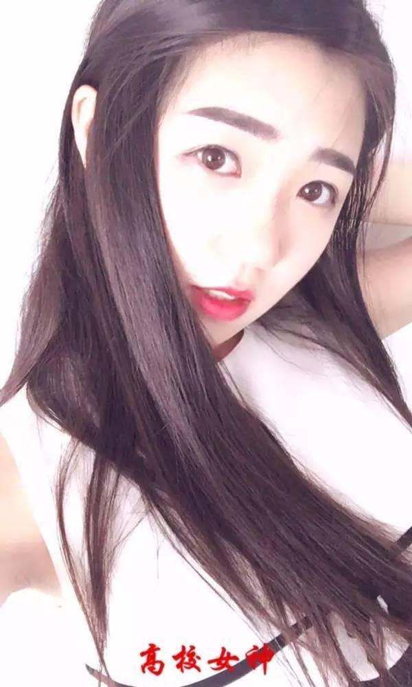 4,徐可 徐可,1999年出生,来自江西新余,四川传媒学院2016级播音主持