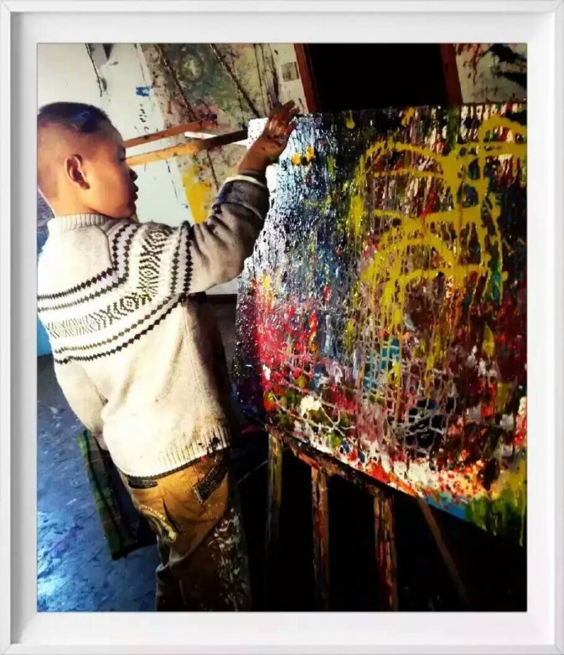 自闭症绘画天才"小莫奈"-他的画笔和世界