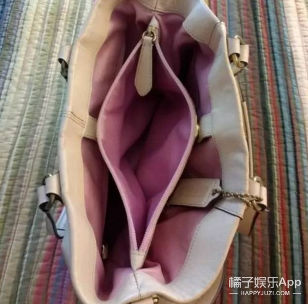 1.这绝对只是个皮包,夹层还蛮多的,应该能装好多东西呢