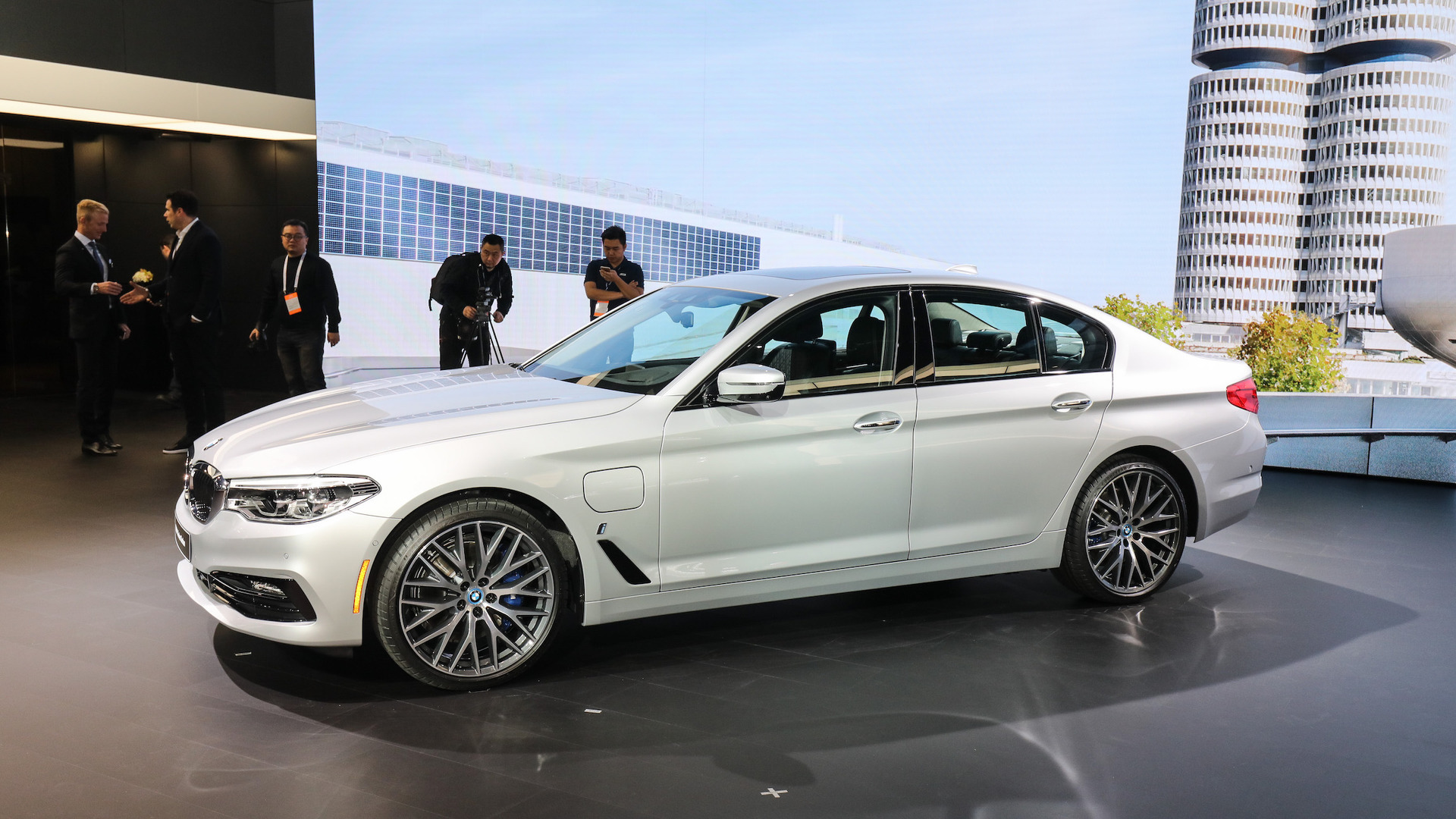 宝马530e将于今年春季上市,很可能会作为2018年款车型出售.