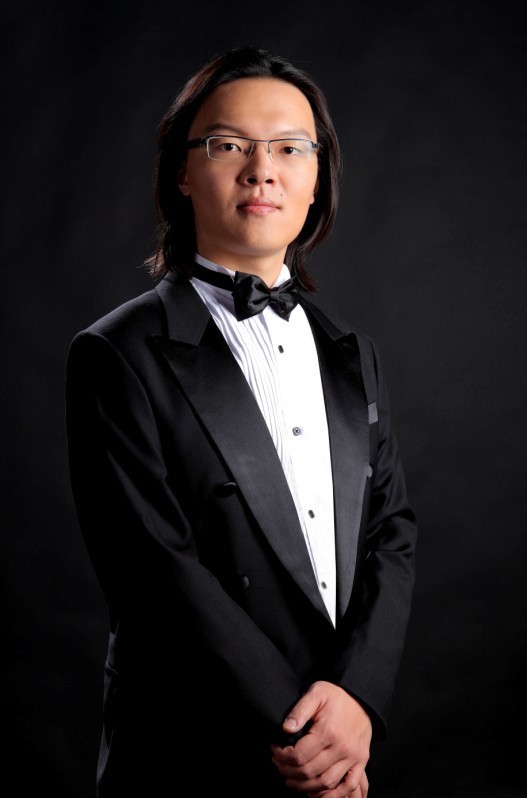 简介 吴纯 目前 中国唯一获得国际 三博士学位的青年钢琴演奏家.