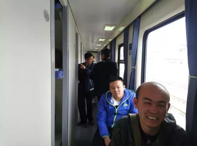 一火車司機乘坐包頭至杭州的z284次列車去揚州 全程直播!