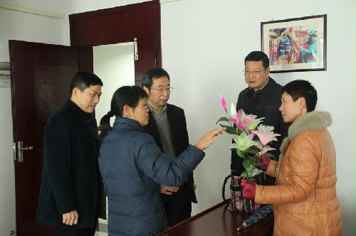 朱敏龙局长到市老年大学指导开学工作